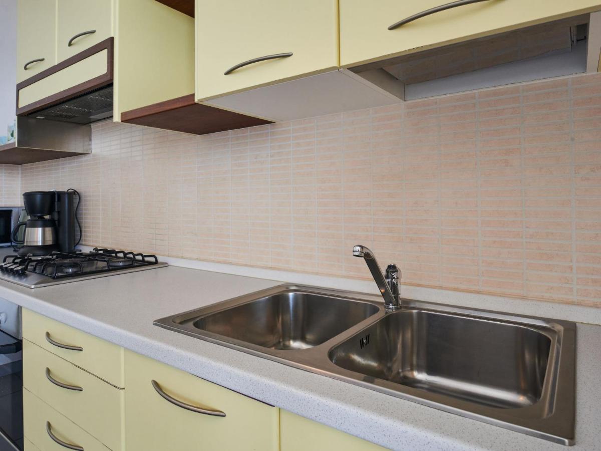 Apartment Aurora - Dma330 By Interhome